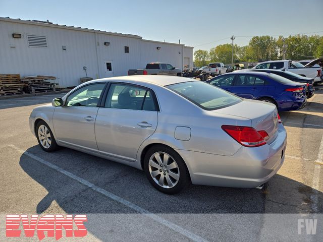 2005 Toyota Avalon XLS photo 4