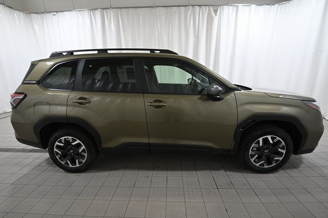 2025 Subaru Forester Premium photo 11