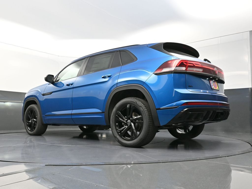 2025 Volkswagen Atlas Cross Sport SEL R-Line photo 22