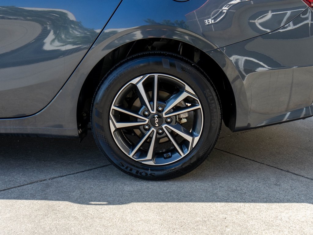 2023 Kia Forte LXS photo 23