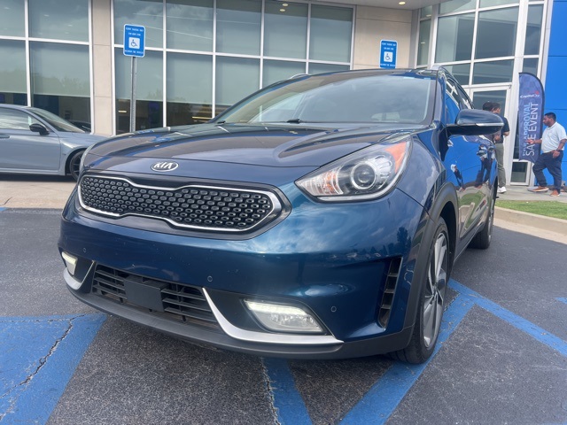 Used 2017 Kia Niro Touring with VIN KNDCE3LC2H5029889 for sale in Cumming, GA