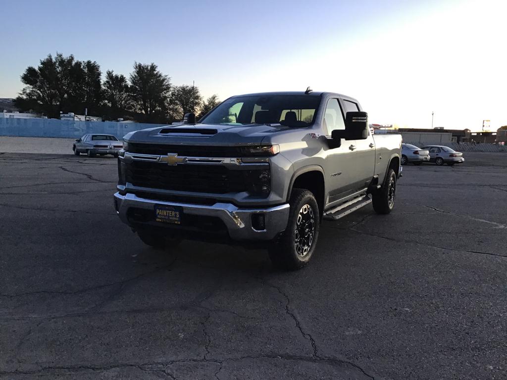 2025 Chevrolet Silverado 3500HD LT's photo