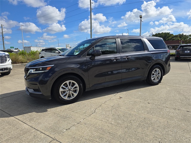 2024 Kia Carnival LX photo 2