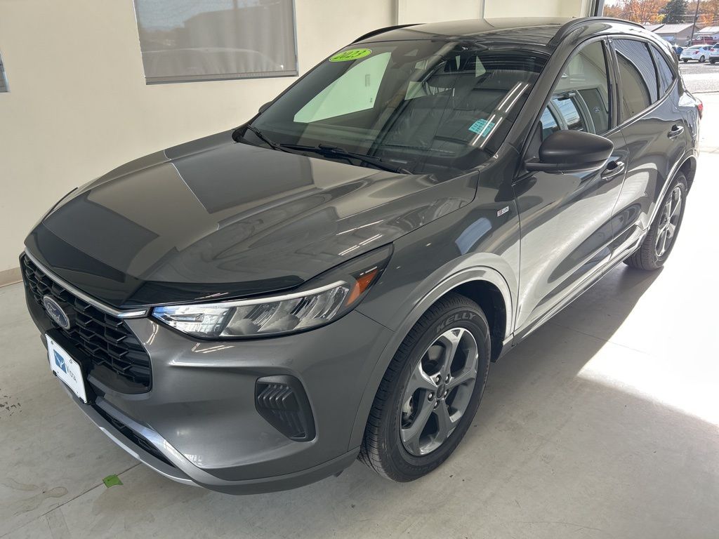 2023 Ford Escape ST-Line photo 3