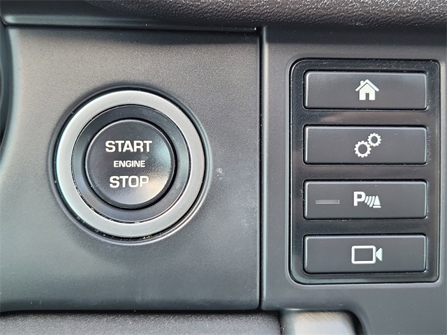 2019 Land Rover Discovery Sport HSE photo 25