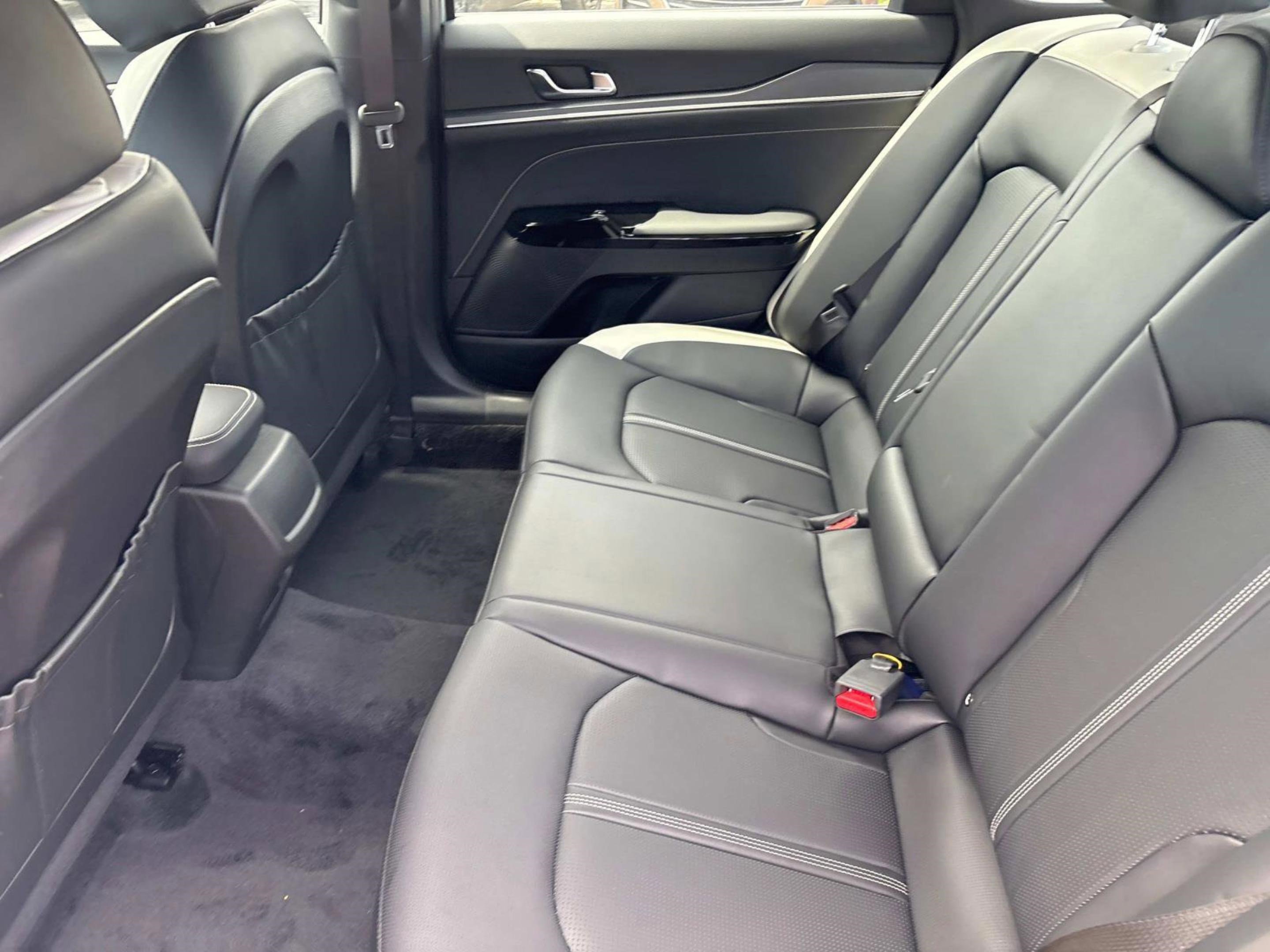 2025 Kia K5 GT-Line photo 16