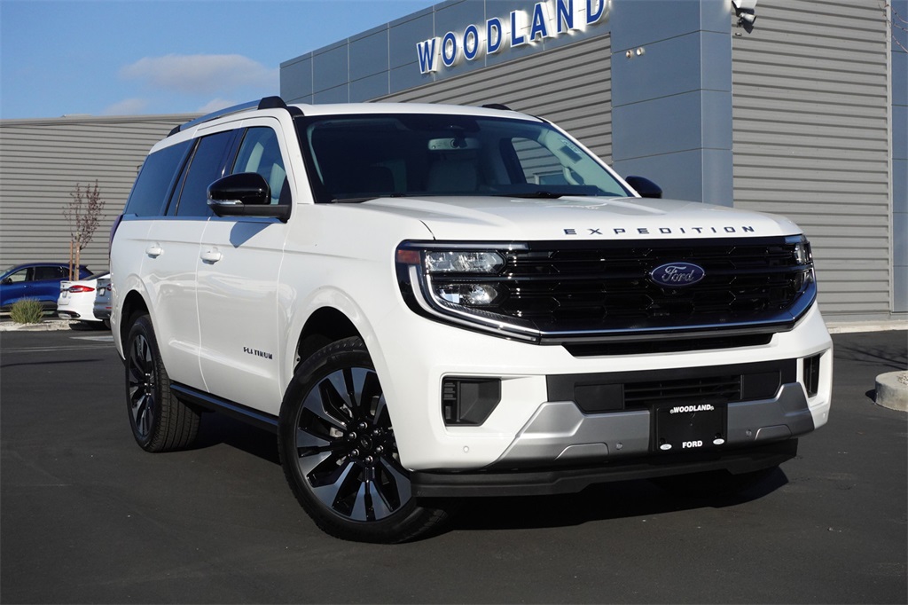 2025 Ford Expedition Platinum's photo