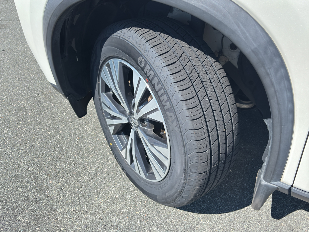 2021 Nissan Rogue SV photo 11