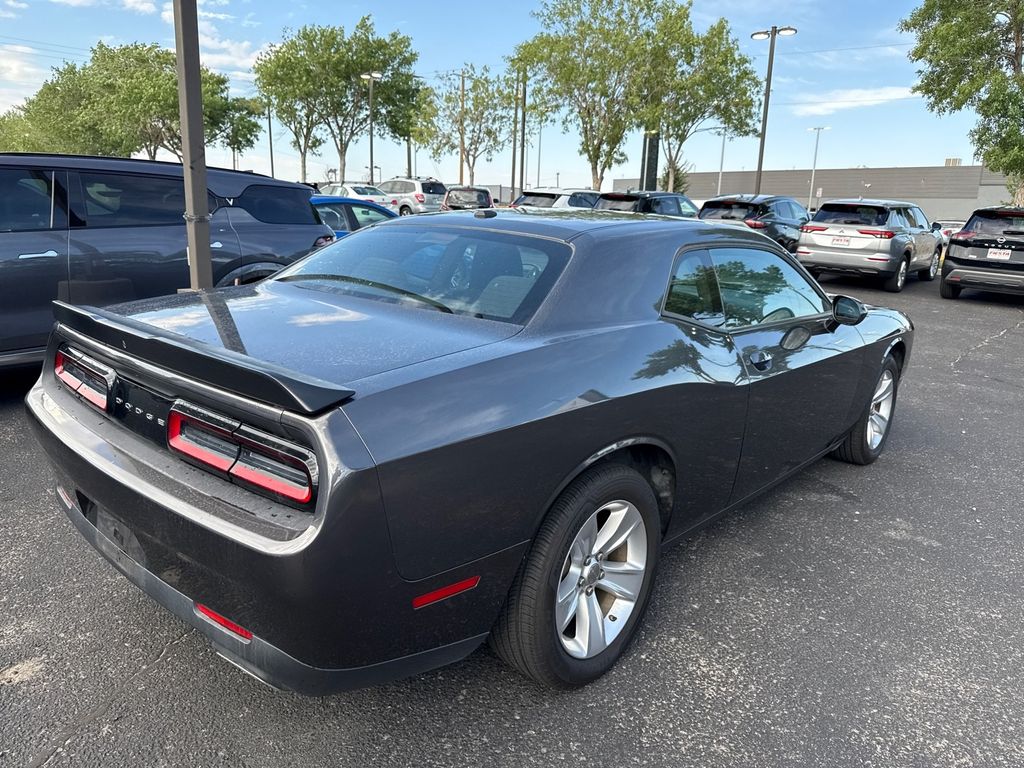 2023 Dodge Challenger SXT photo 4