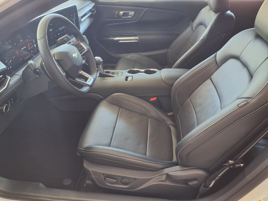 2025 Ford Mustang GT Premium Convertible photo 4