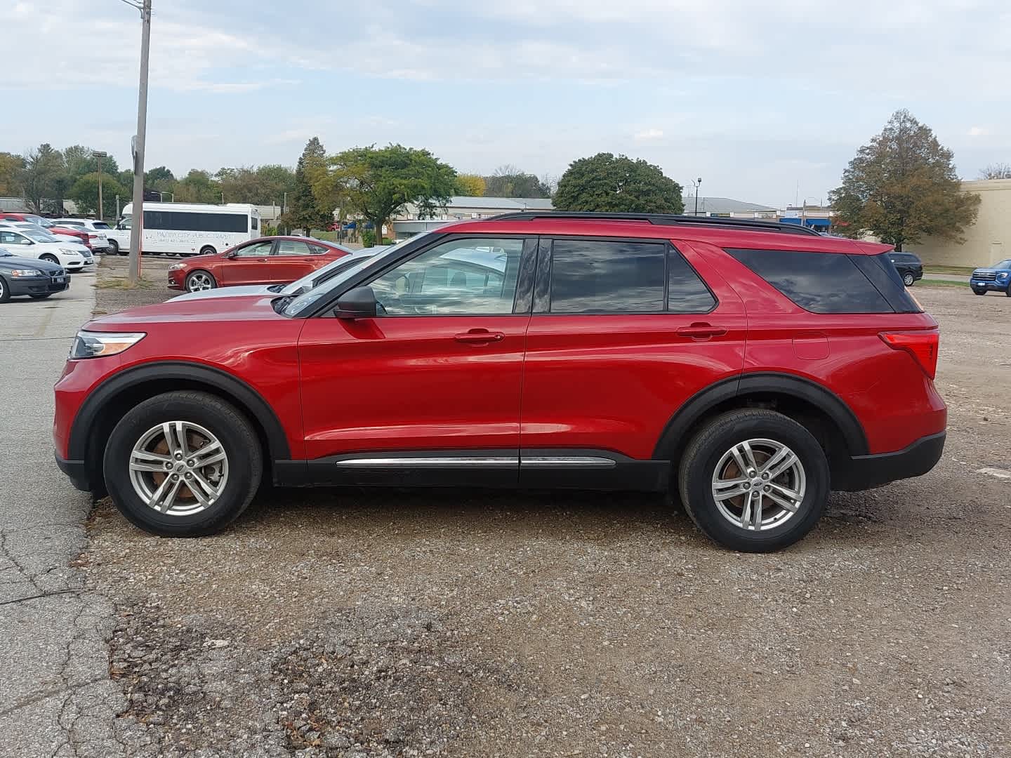 2022 Ford Explorer XLT photo 3