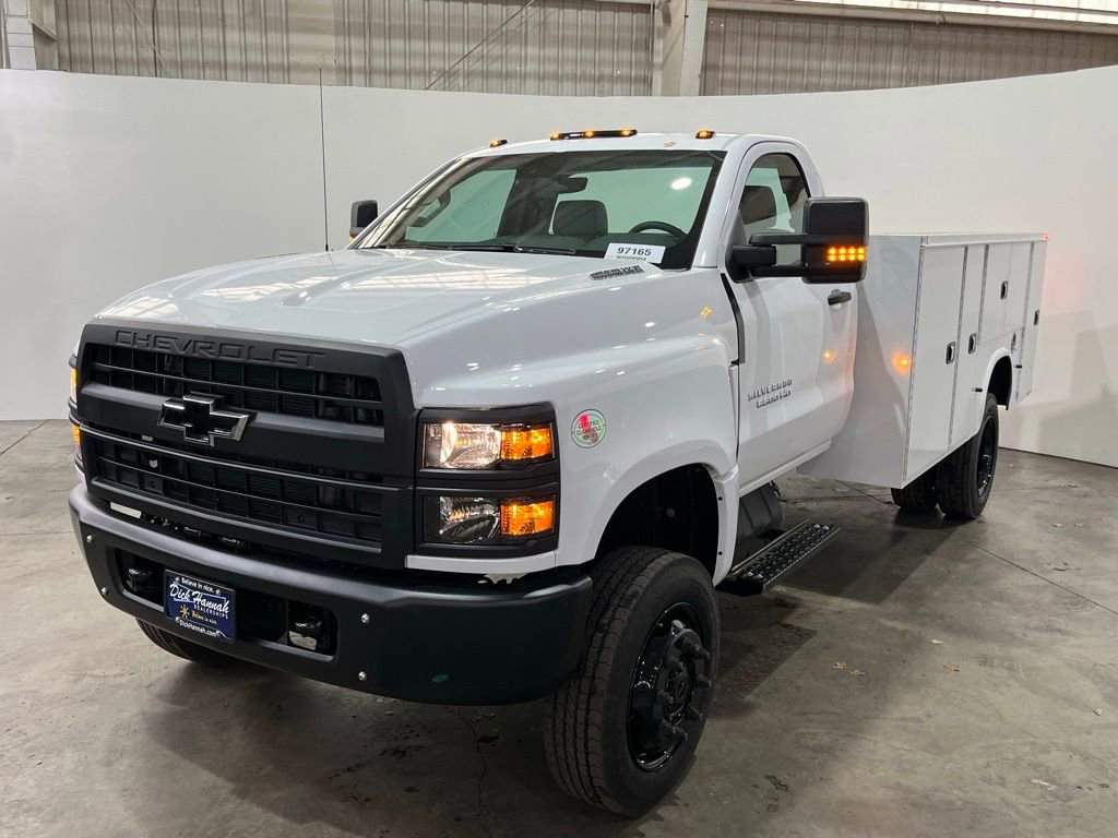 2025 Chevrolet Silverado 4500 Medium Duty Chassis Cab Work Truck's photo