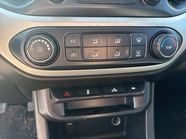 2018 Chevrolet Colorado LT photo 13