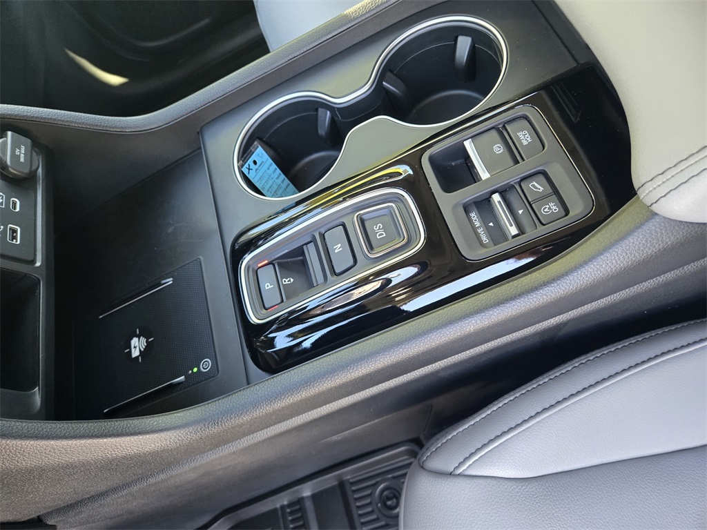 2024 Honda Pilot Touring photo 13