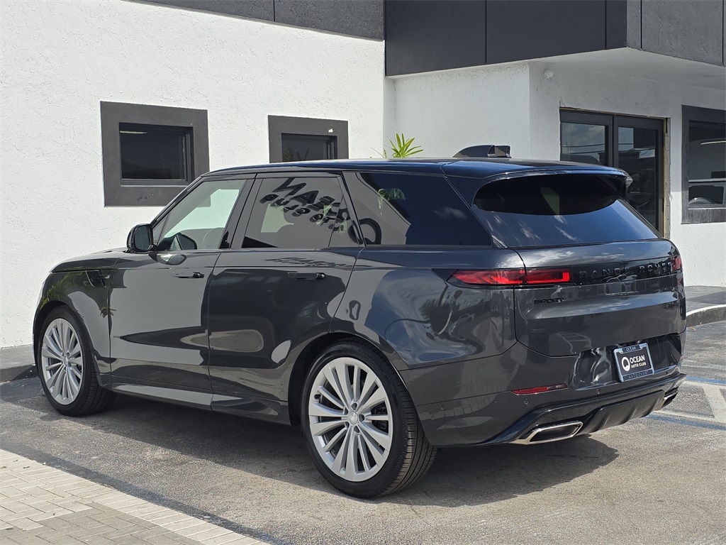 2024 Land Rover Range Rover Sport SE photo 3