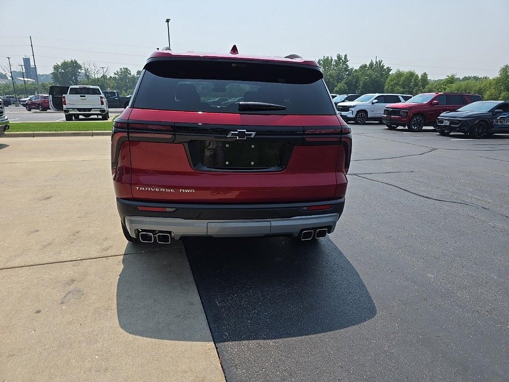 2026 Chevrolet Traverse photo 4