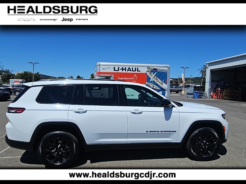 2024 Jeep Grand Cherokee Altitude photo 5