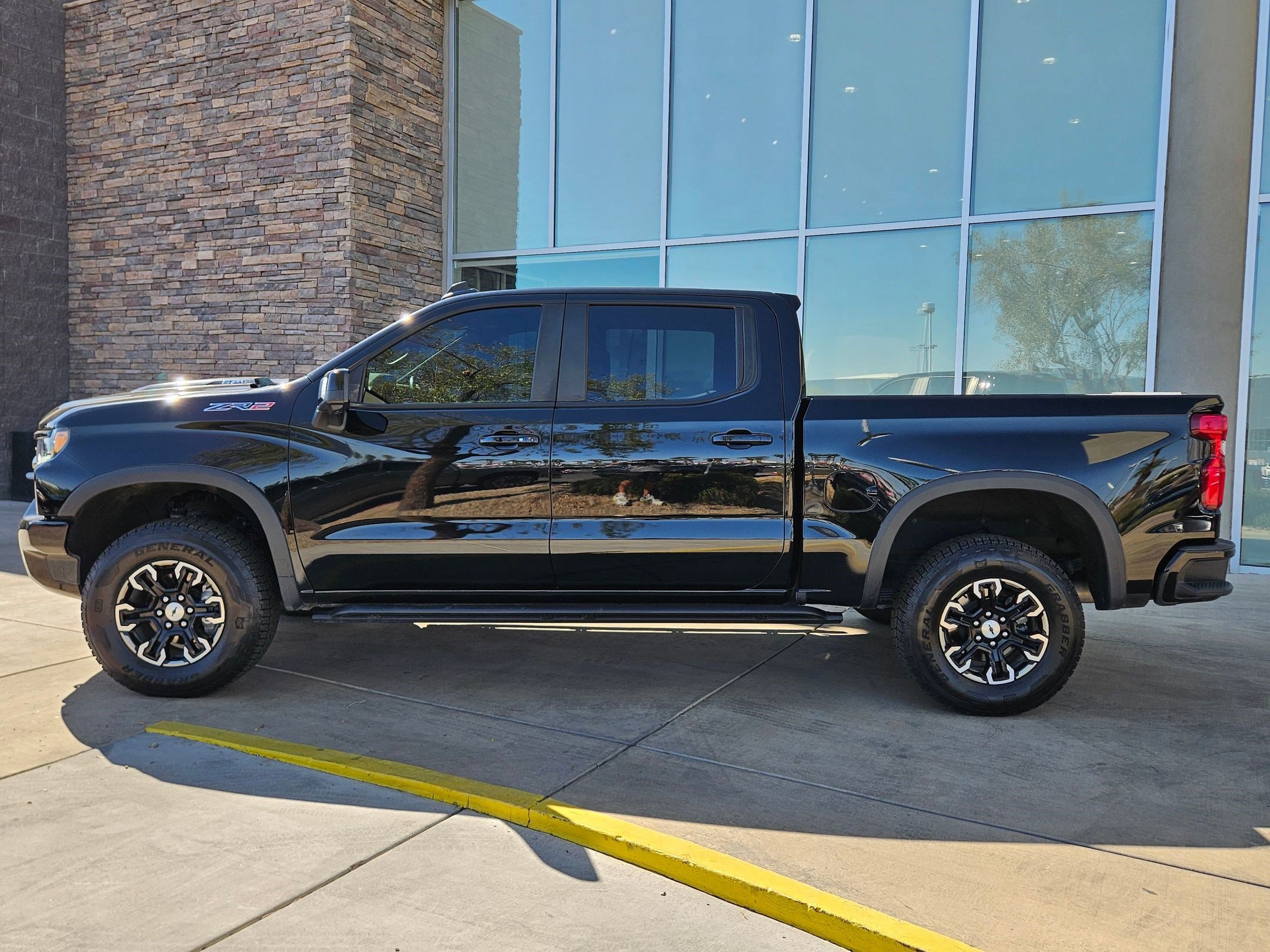 2022 Chevrolet Silverado 1500 ZR2 photo 2