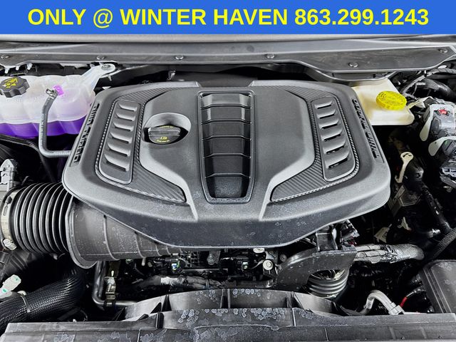 2025 Jeep Wagoneer L Series II Carbide photo 31