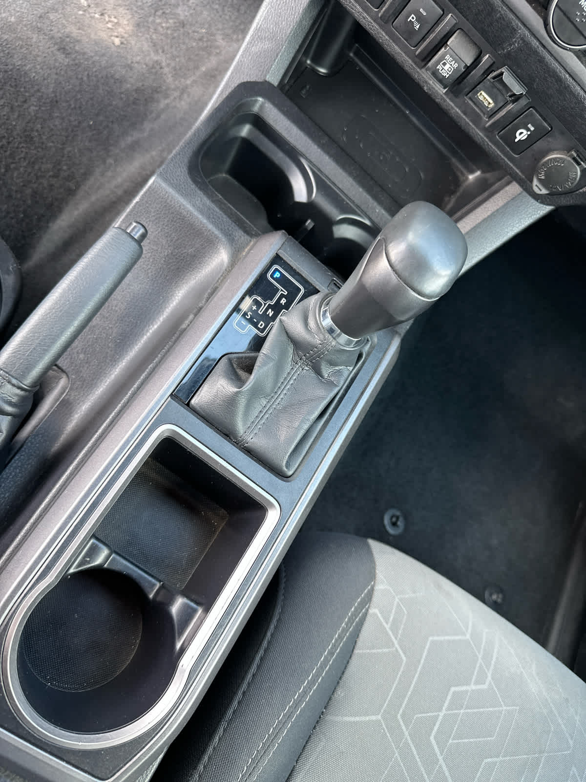 2023 Toyota Tacoma TRD photo 33