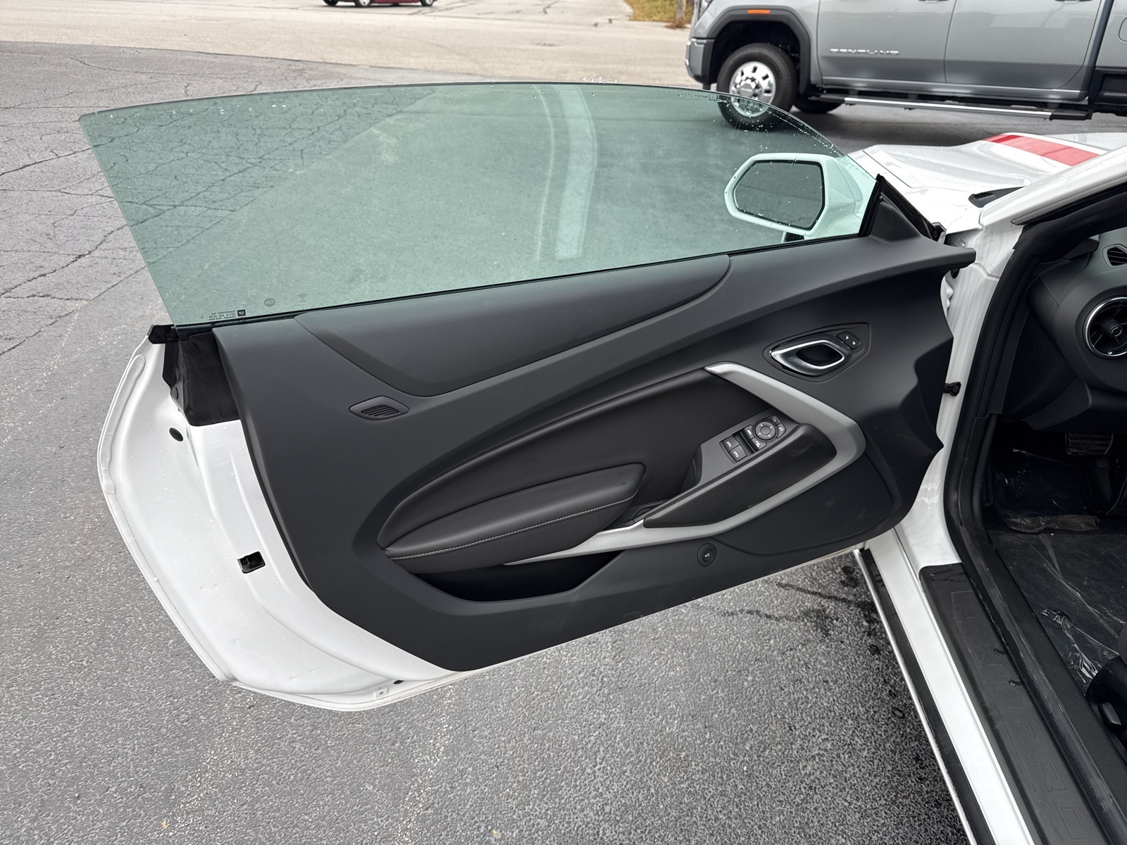 2024 Chevrolet Camaro 1LT photo 15