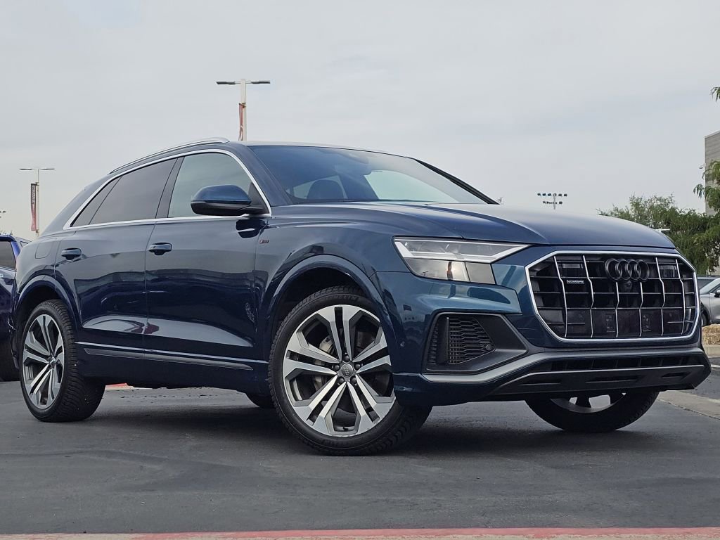 2020 Audi Q8 55 Premium Plus photo 2