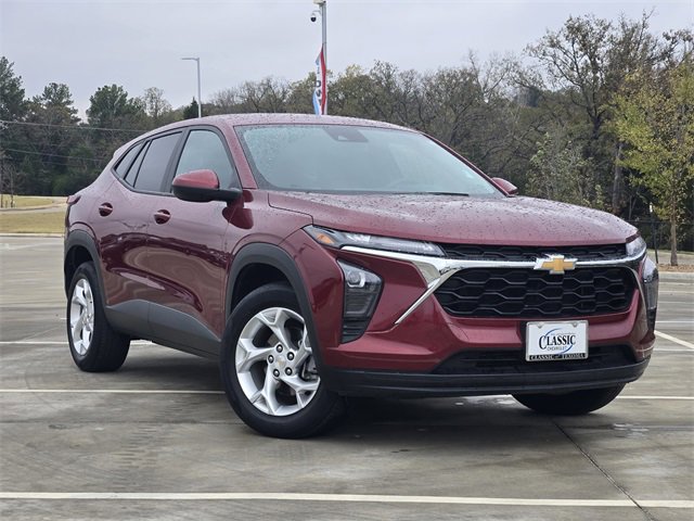 2024 Chevrolet Trax LS's photo
