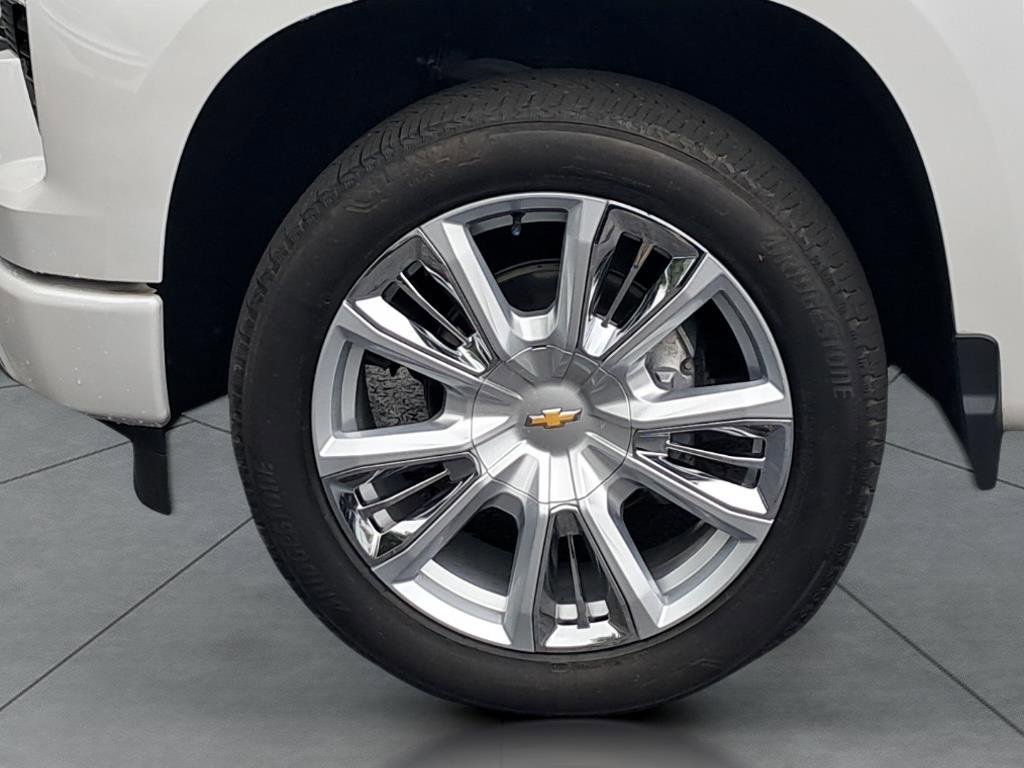 2023 Chevrolet Silverado 1500 High Country photo 6