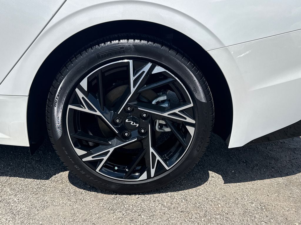 2025 Kia K5 GT-Line photo 17