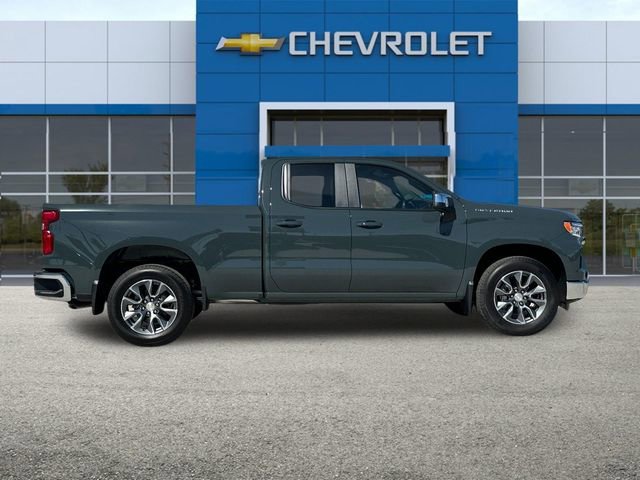 2025 Chevrolet Silverado 1500 LT photo 3