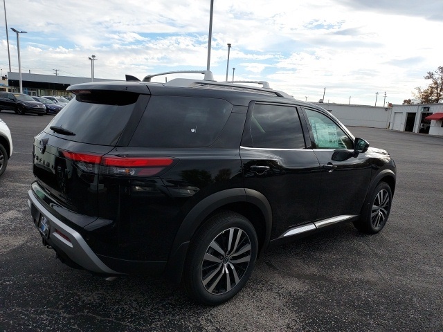 2025 Nissan Pathfinder Platinum photo 3