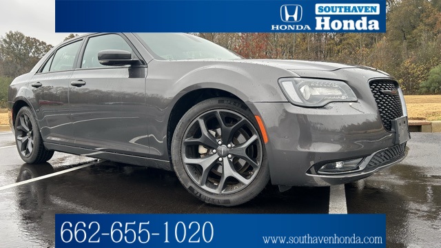 2023 Chrysler 300 S's photo