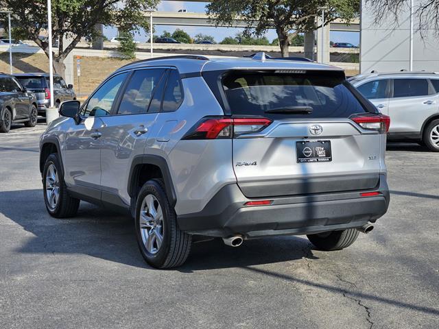 2024 Toyota RAV4 XLE photo 4