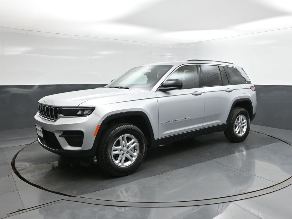2025 Jeep Grand Cherokee Laredo's photo