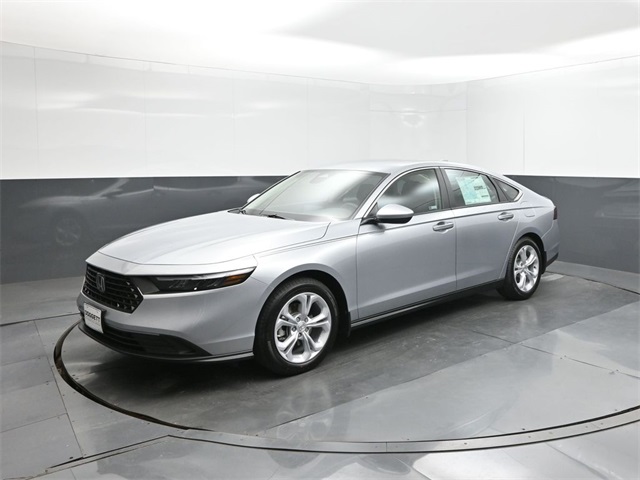 2025 Honda Accord LX's photo