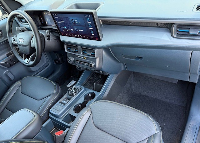 2025 Ford Maverick photo 15