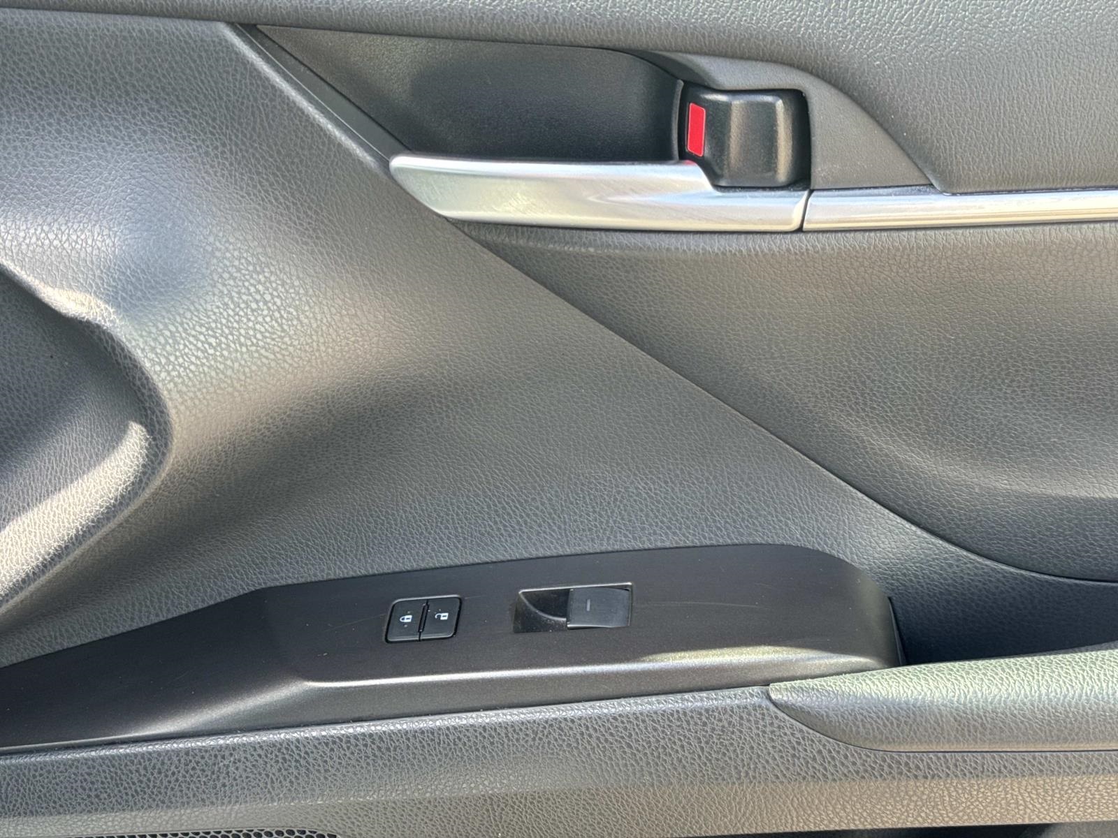 2024 Toyota Camry SE photo 12