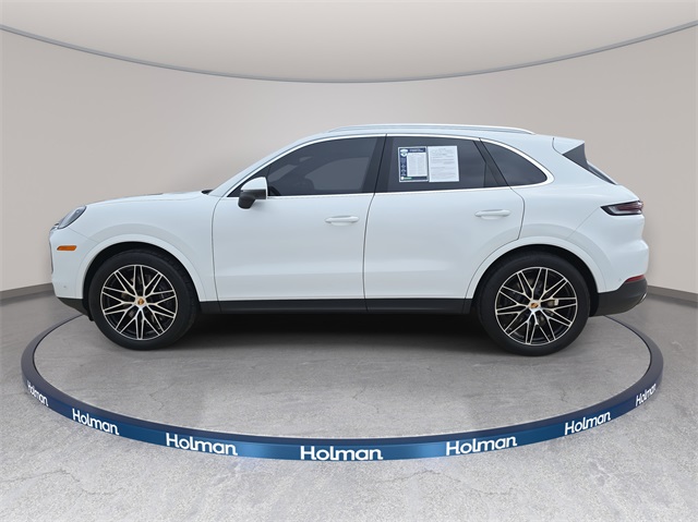 2025 Porsche Cayenne Base photo 7
