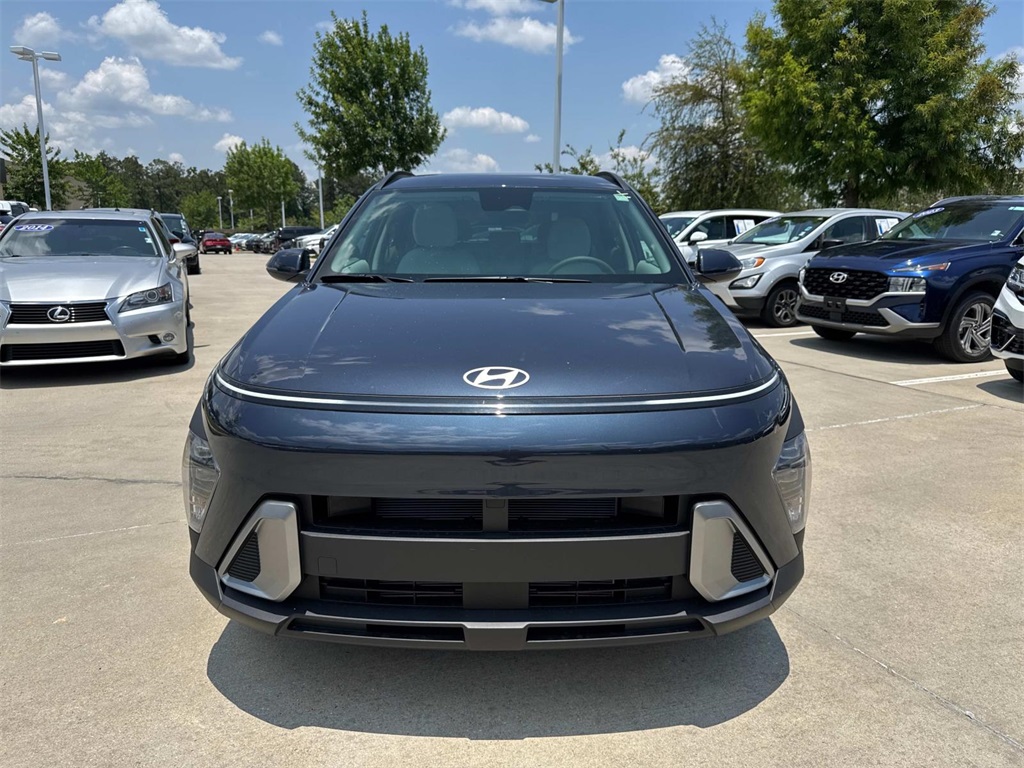 2025 Hyundai Kona SEL photo 2