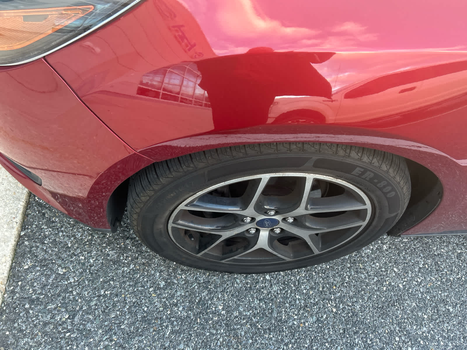 2017 Ford Focus SEL photo 2