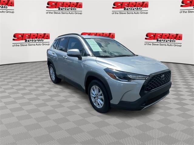 2024 Toyota Corolla Cross LE photo 3