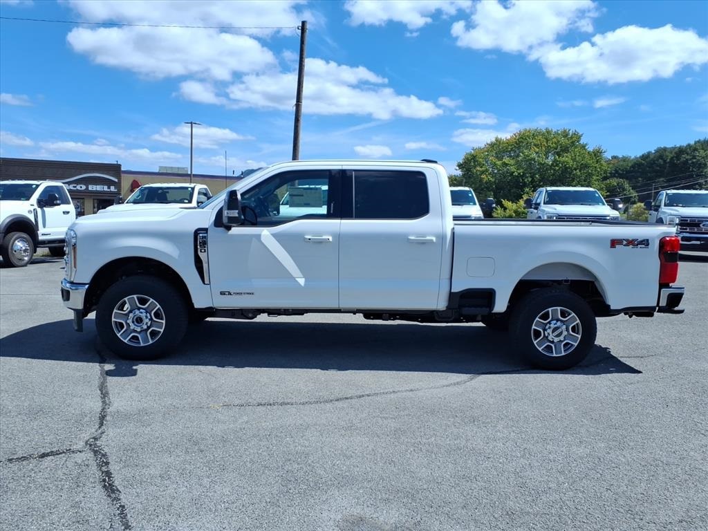 2026 Ford F-250 Lariat photo 2