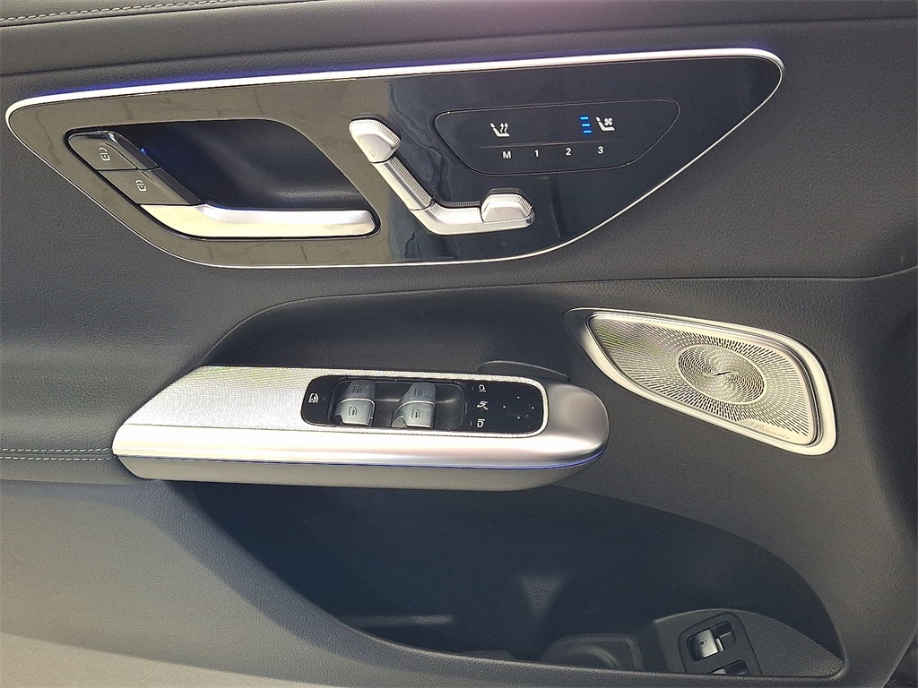 2025 Mercedes Benz GLC 350e 4MATIC photo 8