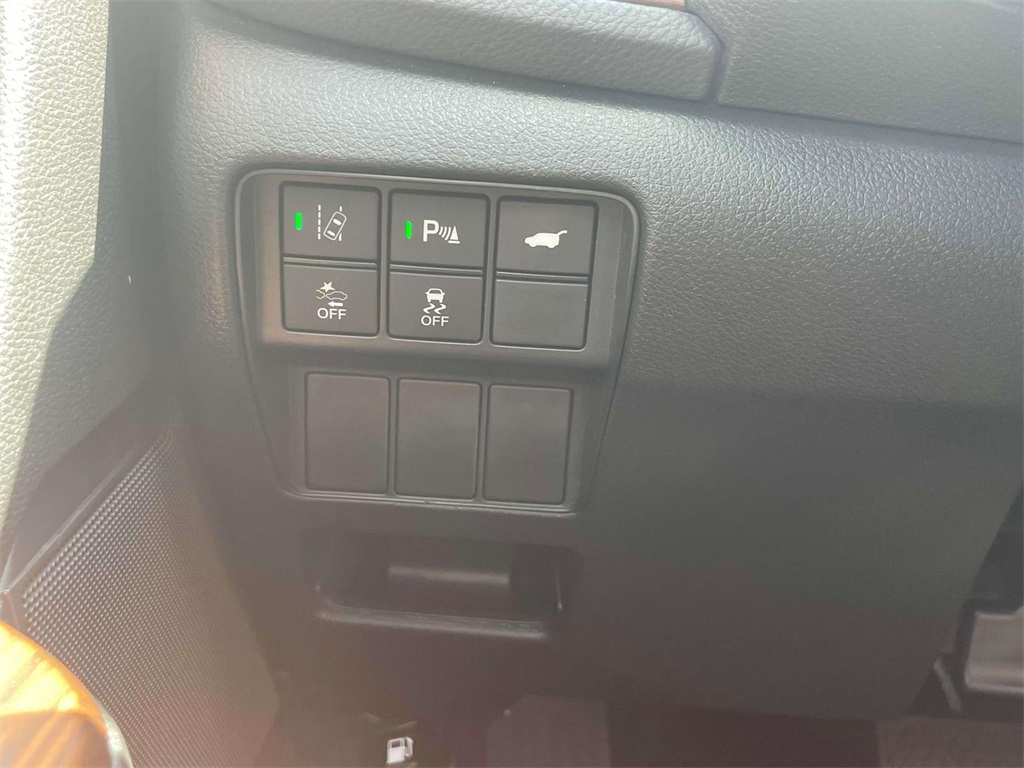 2021 Honda CR-V Hybrid Touring photo 19