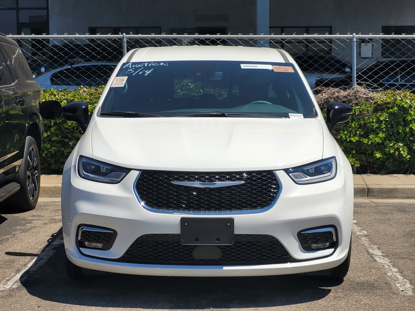 2024 Chrysler Pacifica Touring photo 2