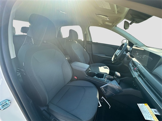2025 Kia K4 LXS photo 22