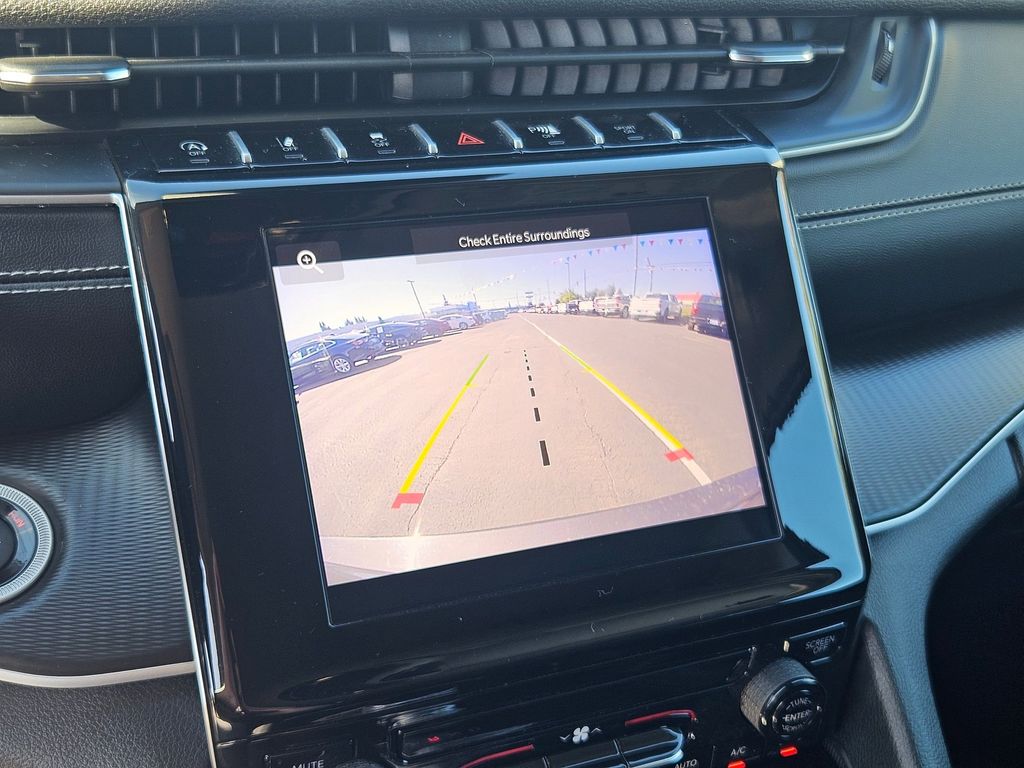 2023 Jeep Grand Cherokee Laredo photo 18