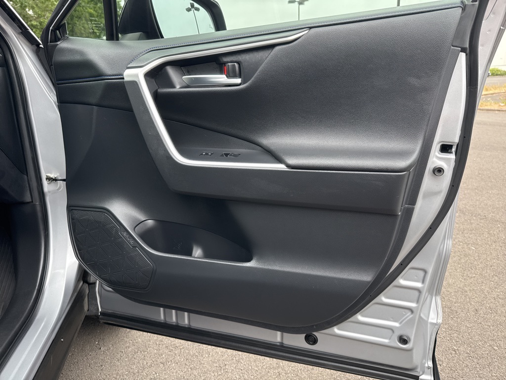 2022 Toyota RAV4 Hybrid XSE photo 28