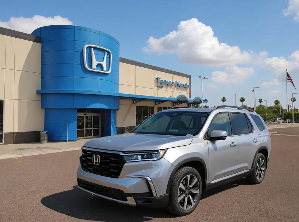 2025 Honda Pilot Touring's photo