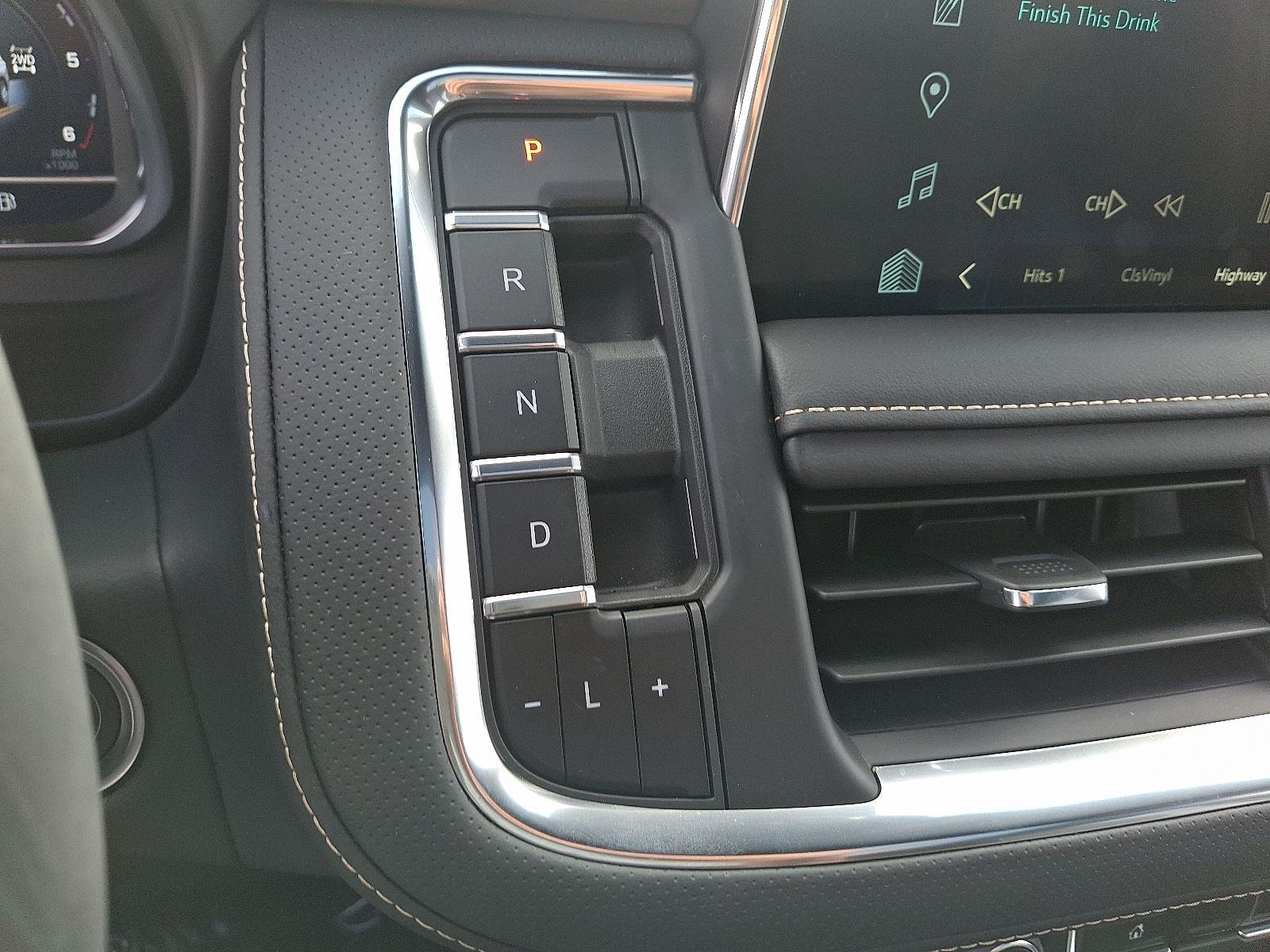 2024 Chevrolet Suburban Premier photo 16